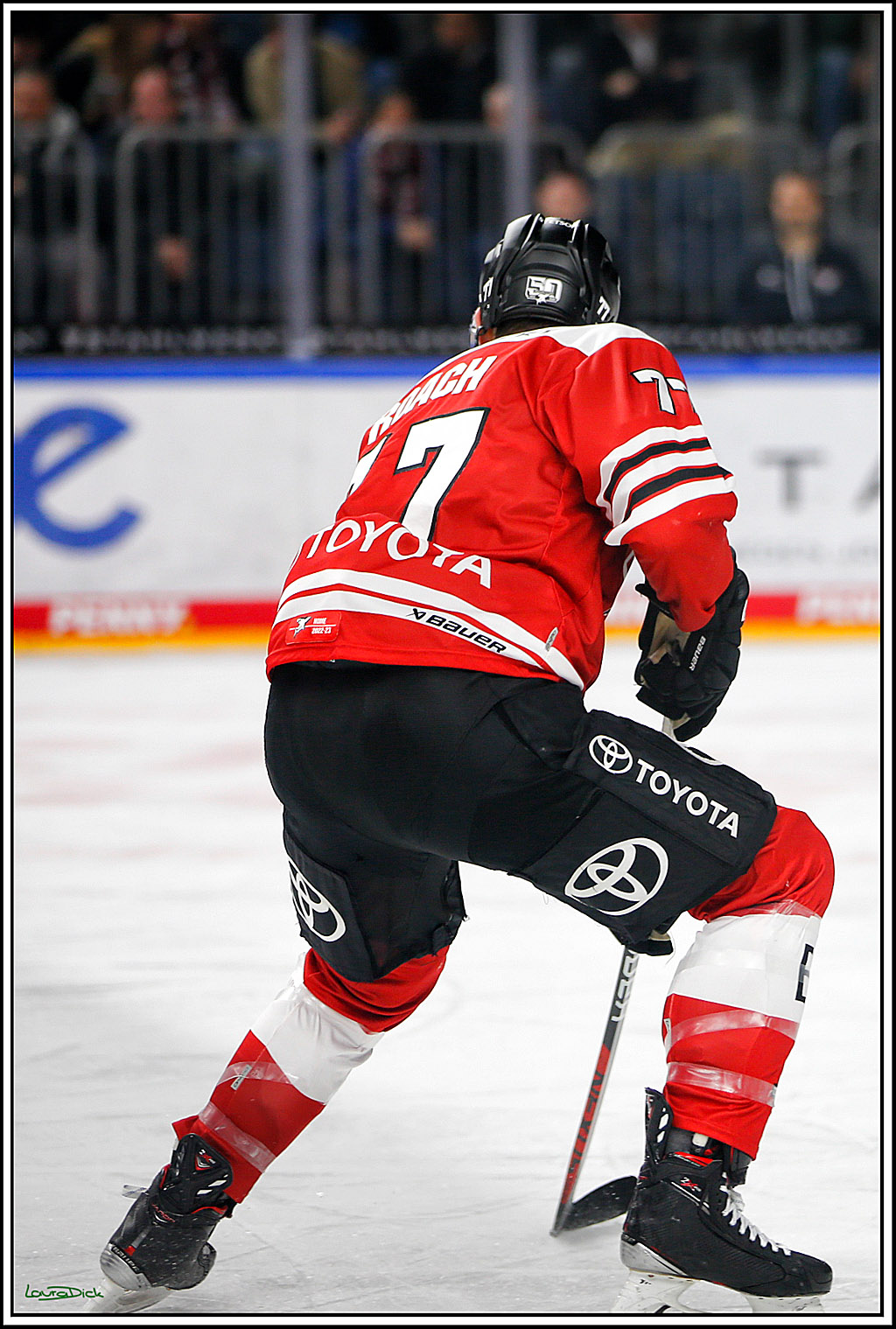 PENNY DEL; Koelner Haie- Red BUll Muenchen; Koeln, 08.11.2022